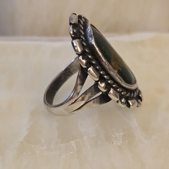 Vintage Green Turquoise Native American Silver Sterling Ring Size 6.5 - Picture 9 of 10